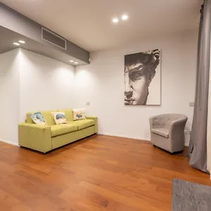We - Broletto Boutique , Milán Italia